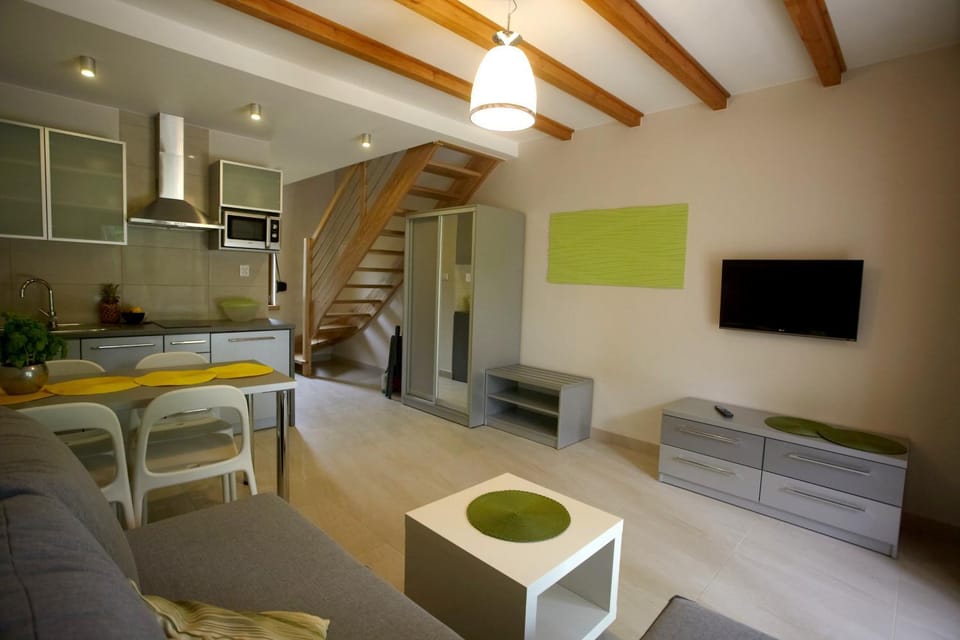 Kitchen or kitchenette, Living room, Dining area