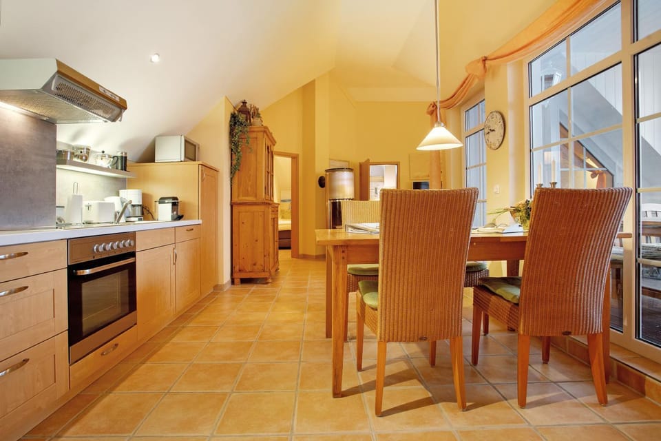 Property building, Kitchen or kitchenette, Living room