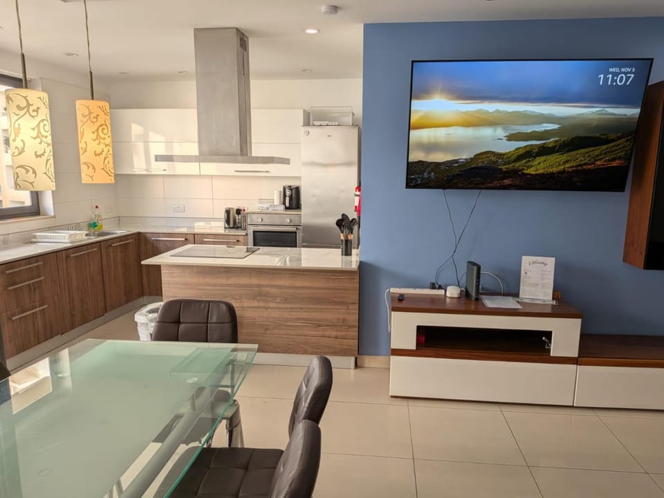 TV and multimedia, Living room, Dining area, kitchen
