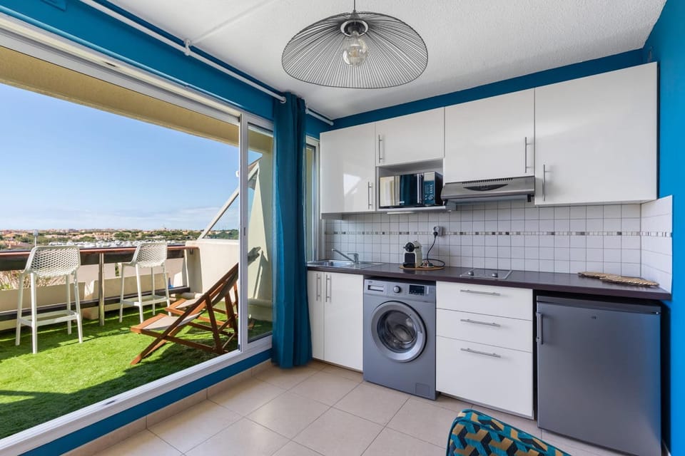 Roof Top Port Nature High-end apartment with large terrace on the walkway Apartment in Agde