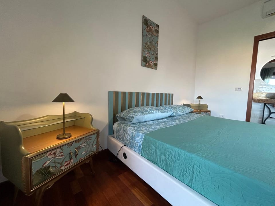 Bed, Decorative detail, Bedroom