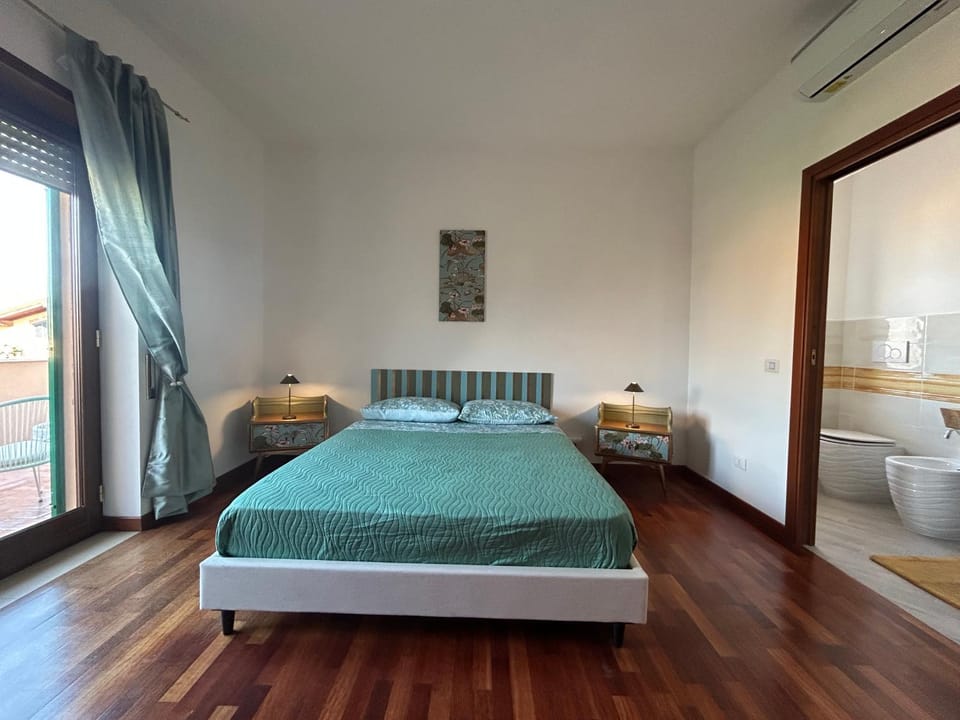 Bed, Bathroom, Bedroom