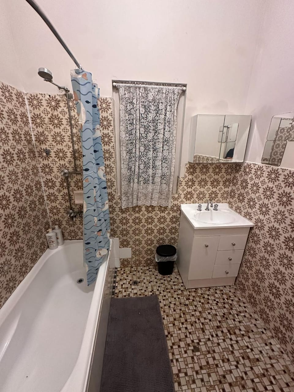 Twin Room in Great Earlwood Location Perfect for Travellers - EW4 Vacation rental in Sydney