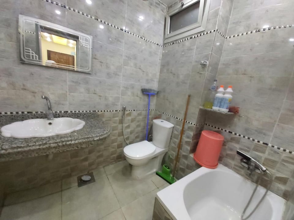 شقةللايجار المفروش ميامي علي البحر مباشرة Apartment in Alexandria