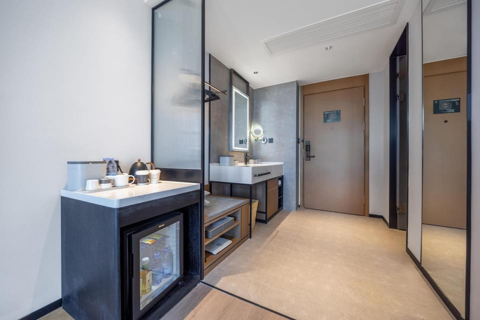 Atour Hotel Tianjin Xinkaihe Subway Station Hotel in Tianjin