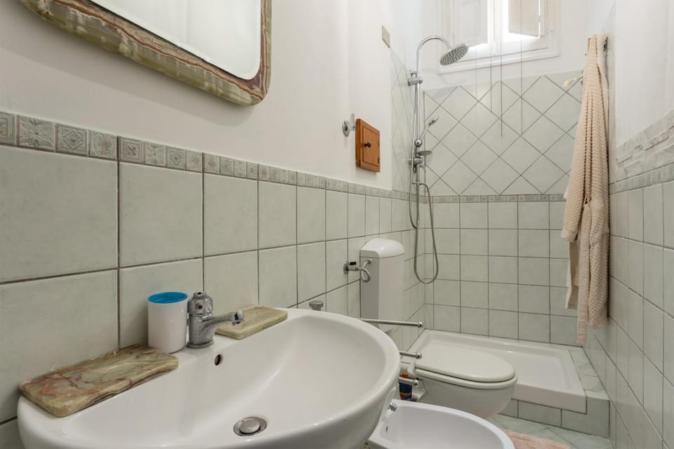 Bathroom, Living room