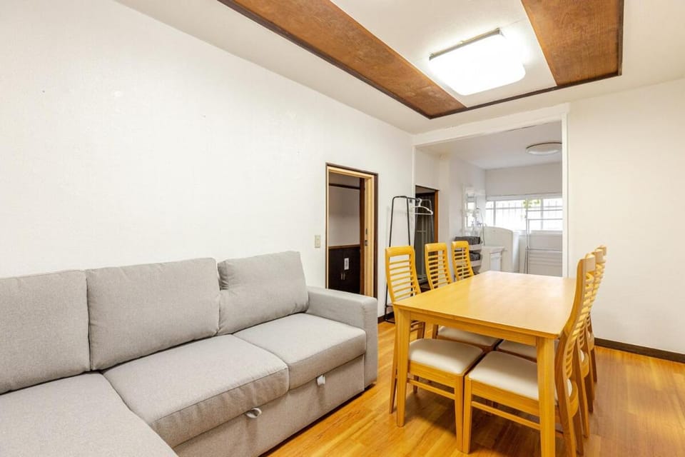 Flower House Apartment in Shibuya