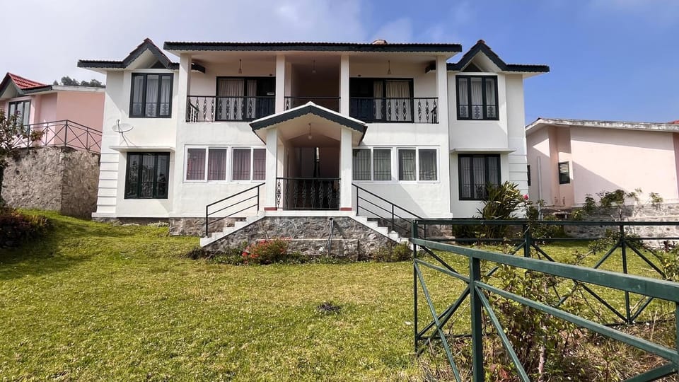 Property building, Day, Garden, Garden view