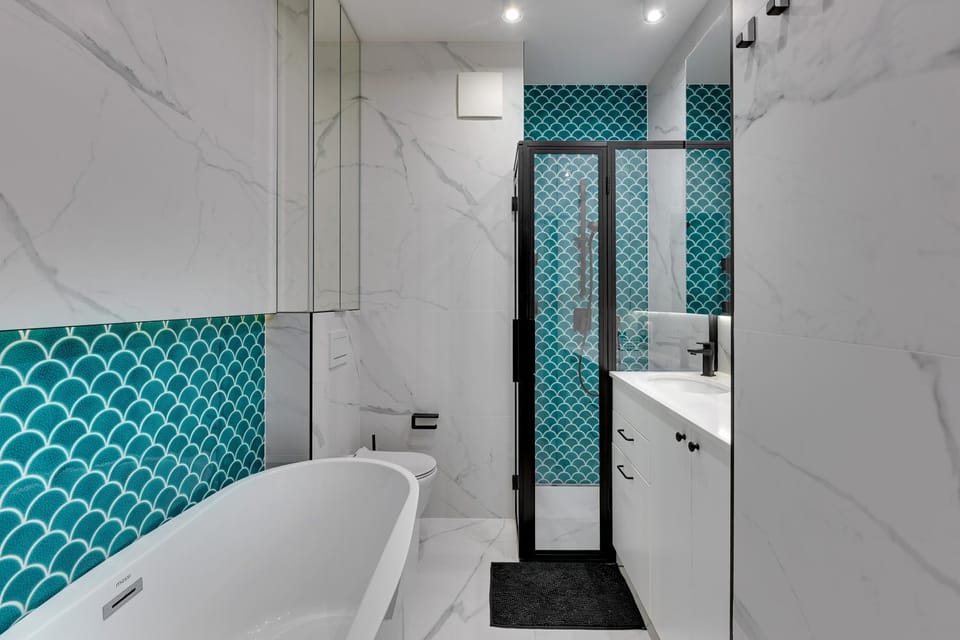 Shower, Toilet, Bathroom, Bath