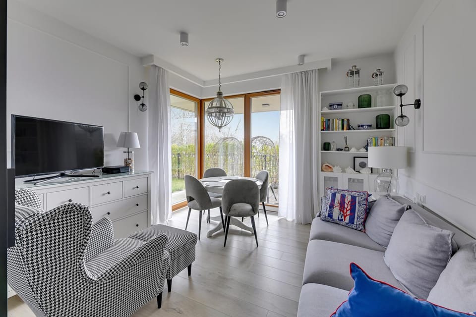 Communal lounge/ TV room, Kitchen or kitchenette, Living room, Seating area, Dining area