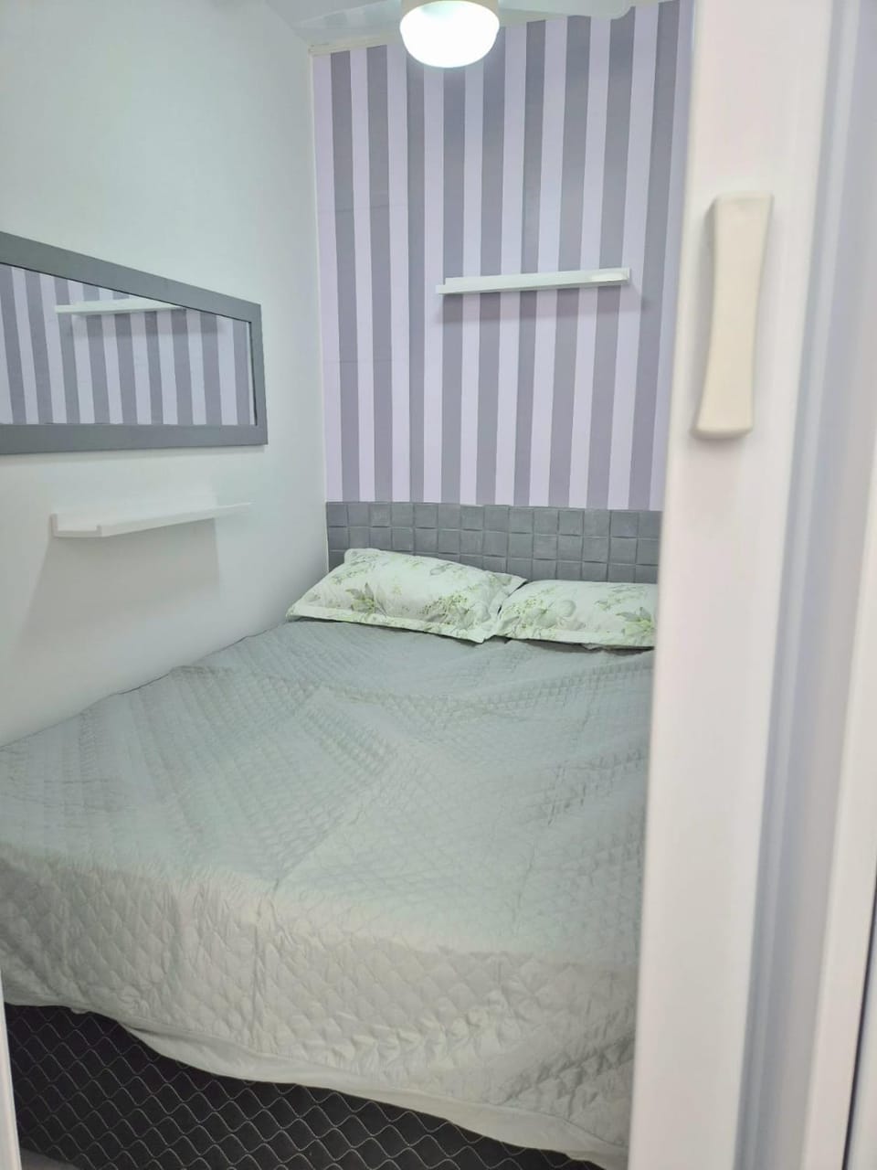 ap 100 meters from Pitangueiras Beach Apartment in State of São Paulo