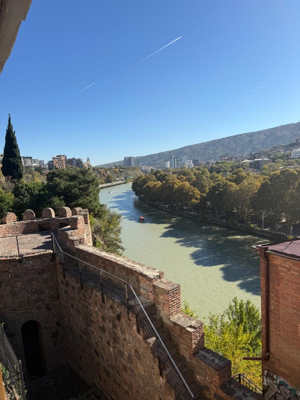Nearby landmark, Day, Natural landscape, City view, Mountain view, River view