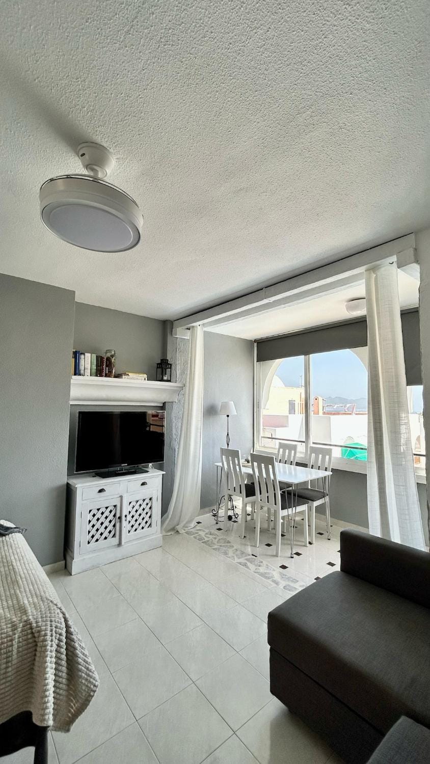 Natural landscape, Living room, Photo of the whole room, Seating area, Dining area, Bedroom