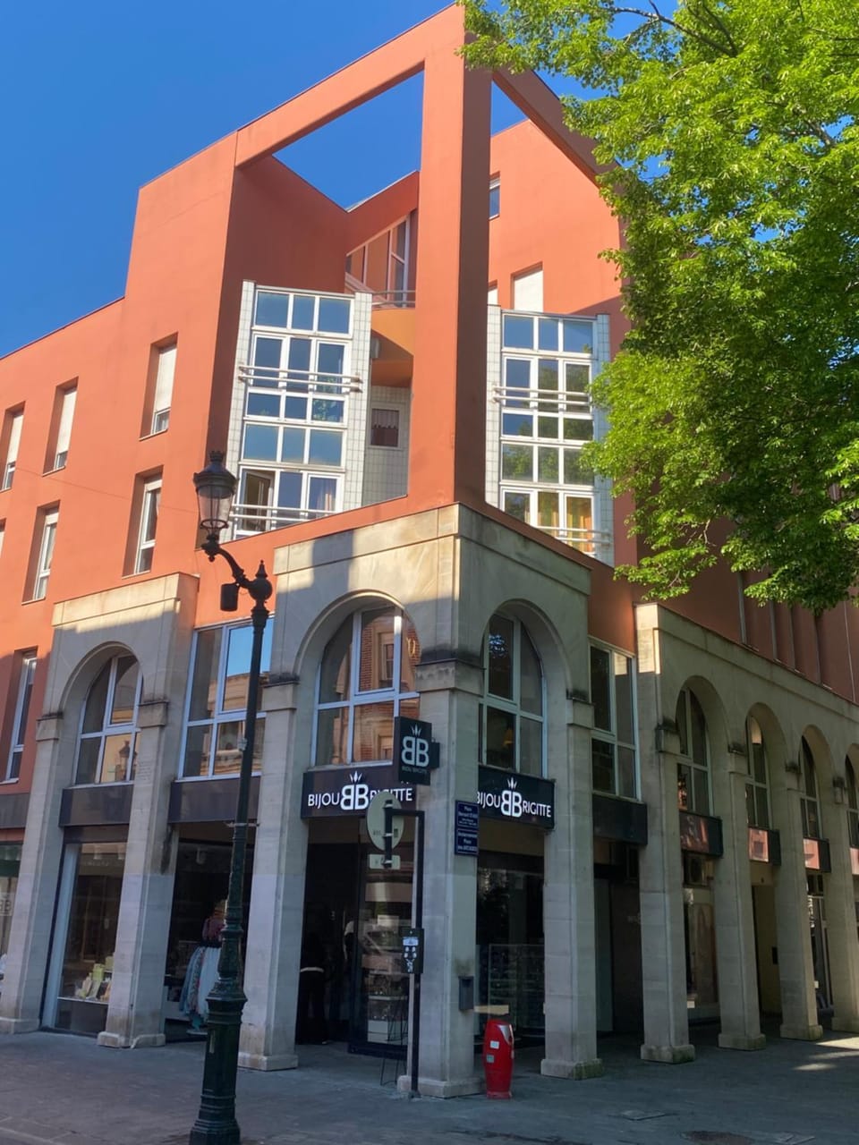 Property building, Day
