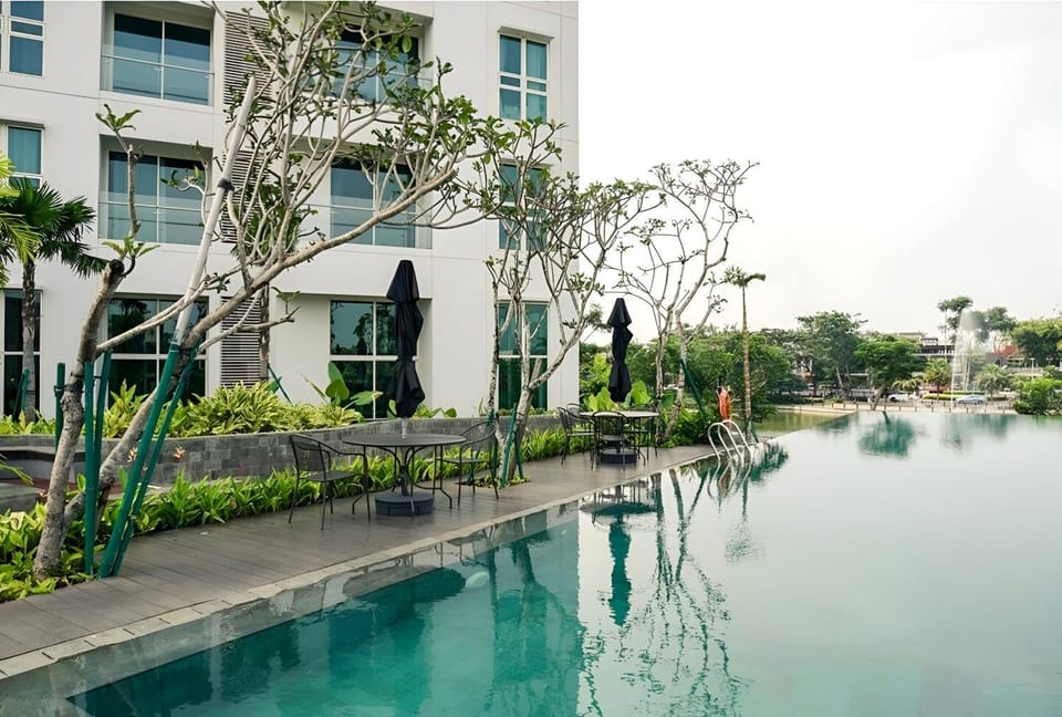 Pool view, Swimming pool
