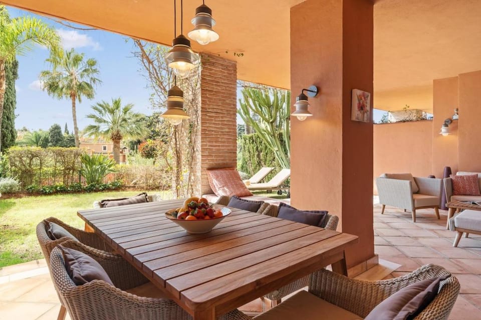 Apartment with a garden near the sea in Gran Bahía de Marbella Apartment in Marbella