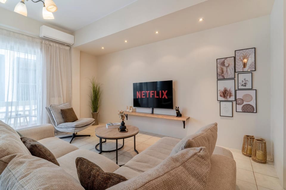 TV and multimedia, Seating area, air conditioner