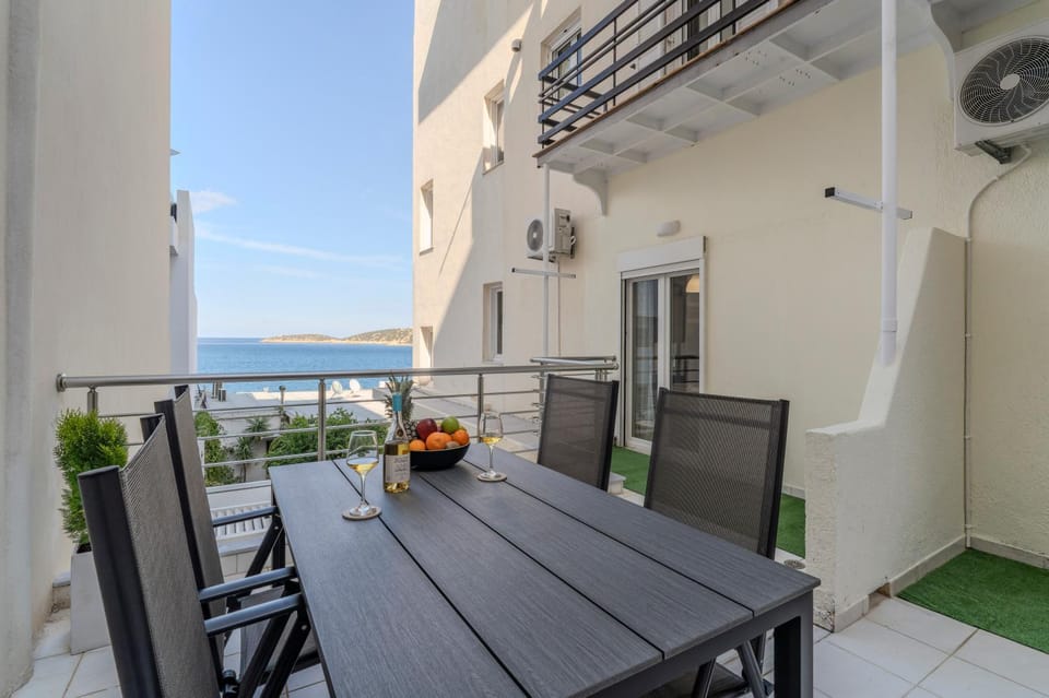 View (from property/room), Balcony/Terrace, Sea view