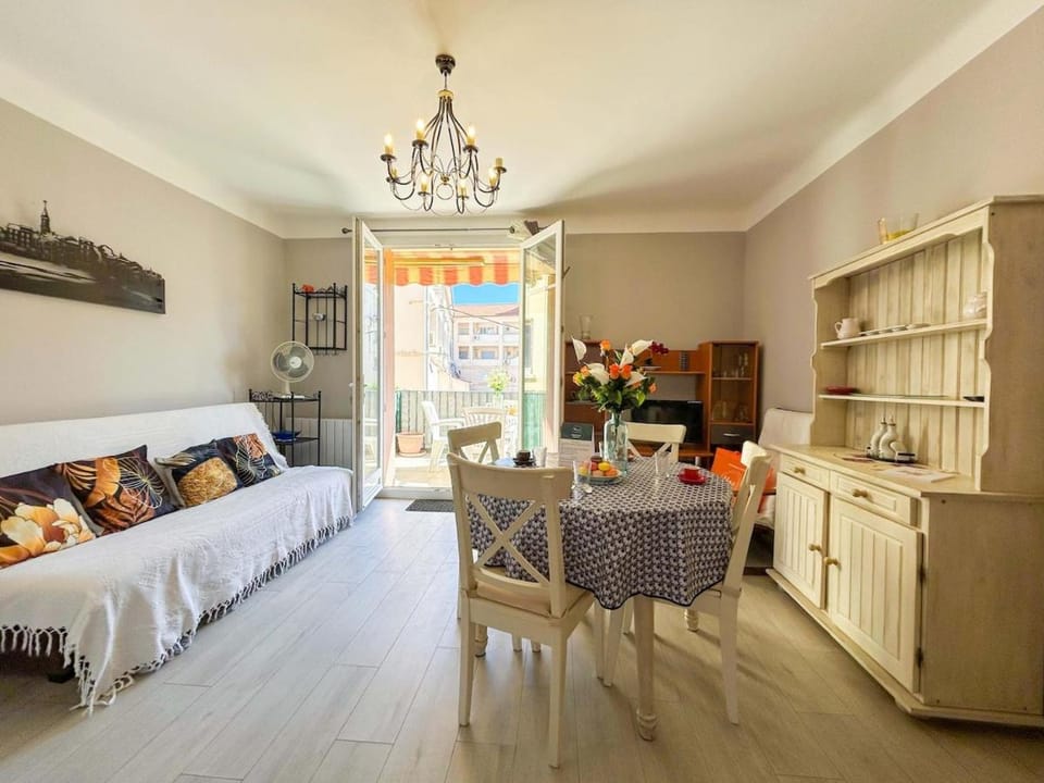 T2 sur le port de Sanary avec garage Apartment in Sanary-sur-Mer