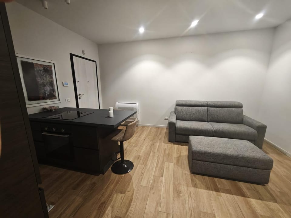 Kitchen or kitchenette, Seating area