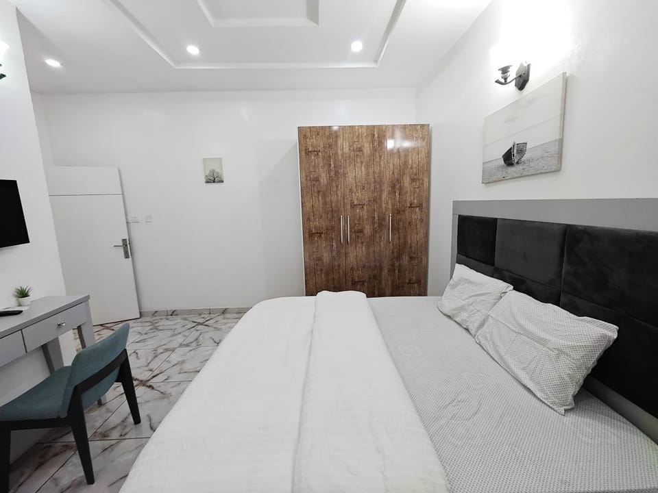 Eko City Apartment - 24hrs Power, Security, Wifi, Netflix, Fully Equipped Kitchen Apartment in Lagos, Nigeria