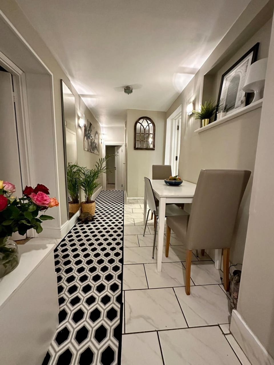 Stylish unit, heart of Bayswater Apartment in City of Westminster