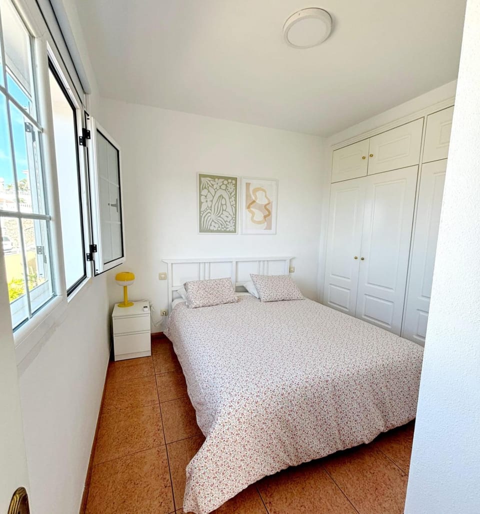 Your Happy Place in Arguineguin, Swimmingpool and Seaviews Apartment in Comarca Sur