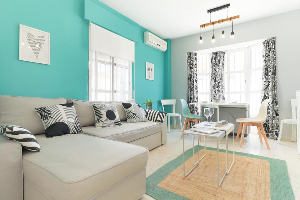 Living room, Seating area, Dining area, air conditioner