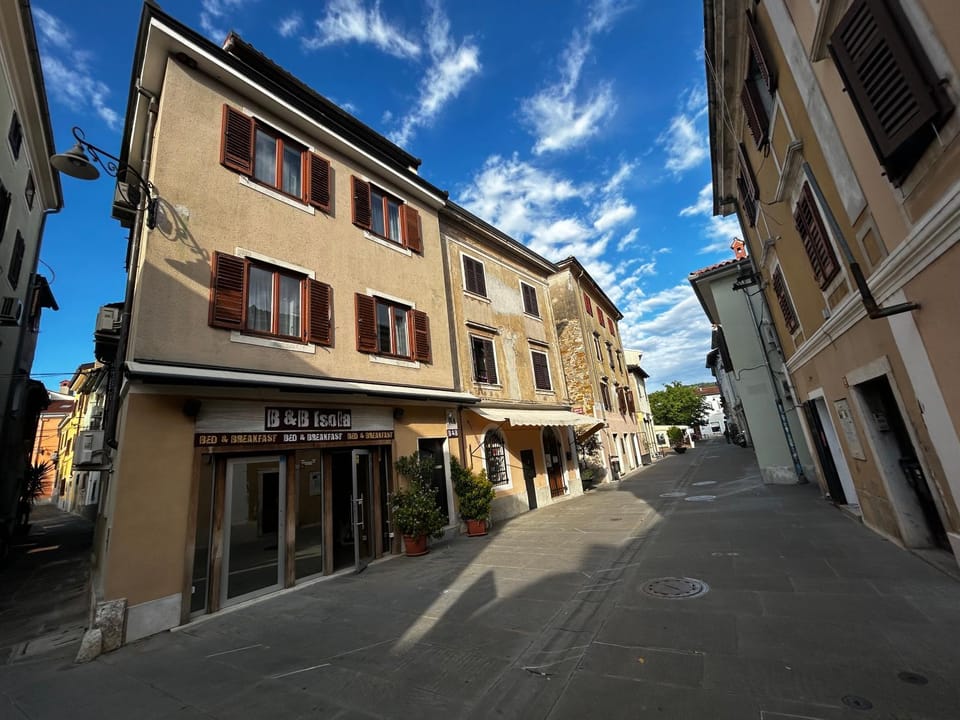 Property building, Neighbourhood, Street view