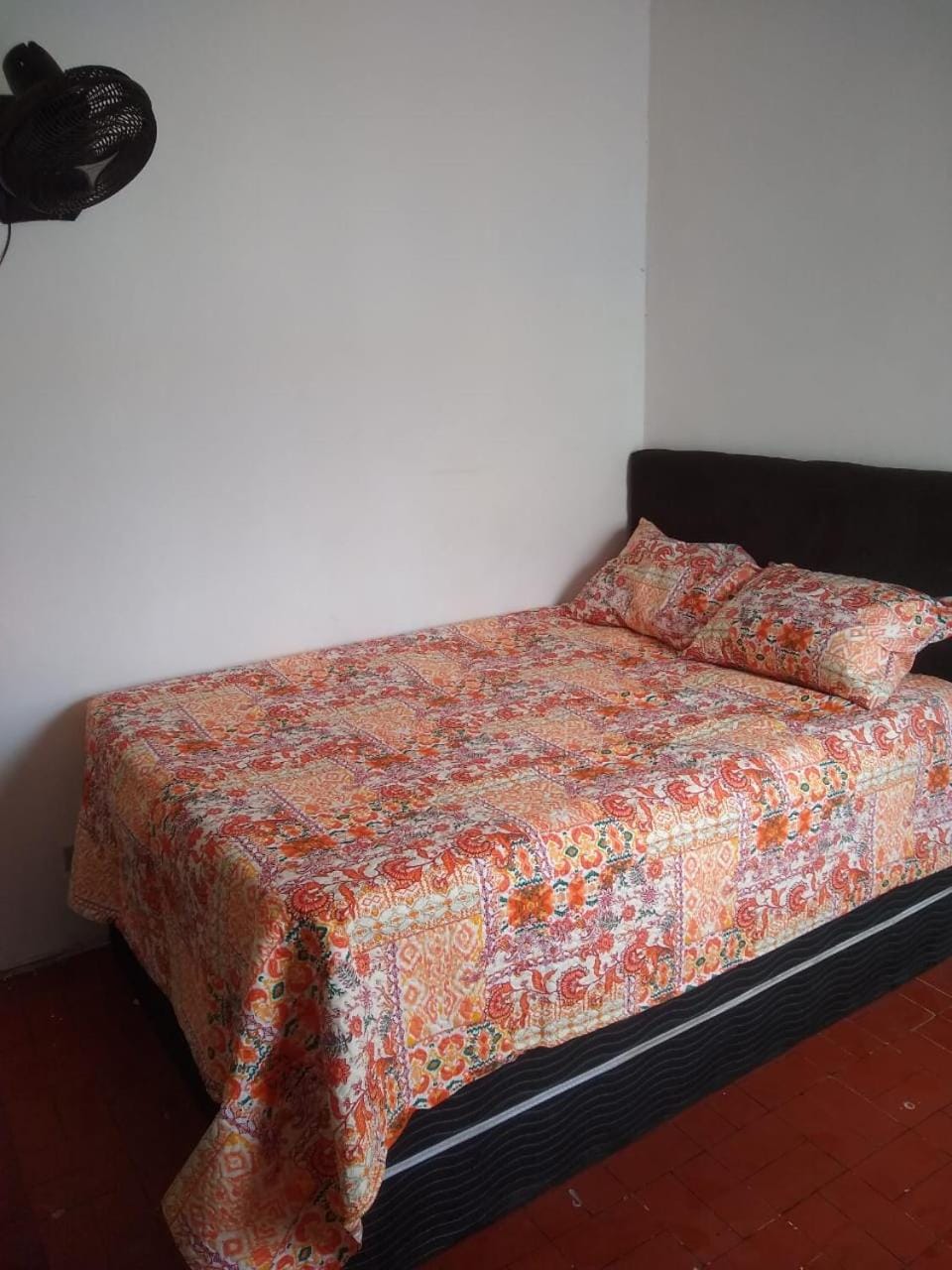 Quarto e Cozinha em Mongaguá House in State of São Paulo