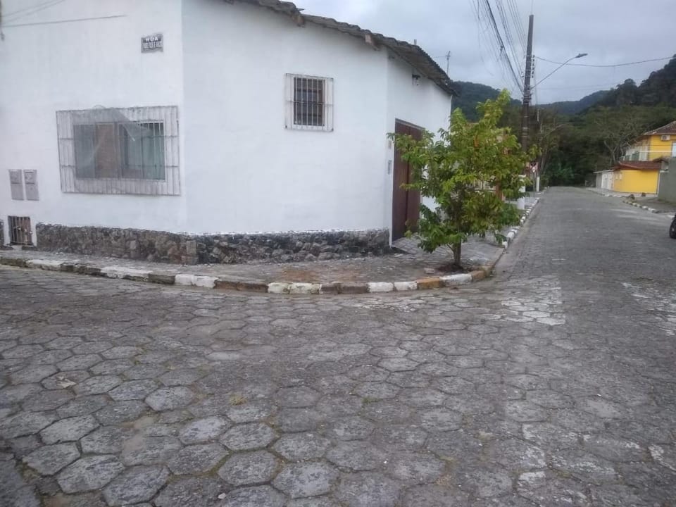 Quarto e Cozinha em Mongaguá House in State of São Paulo