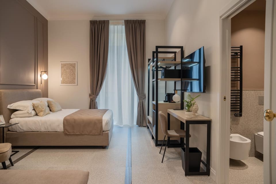 Monteroduni 22 - Chiaia Design Rooms Bed and Breakfast in Naples