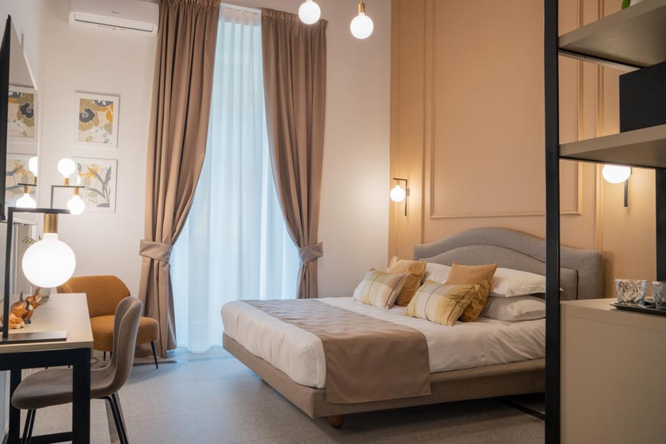 Monteroduni 22 - Chiaia Design Rooms Bed and Breakfast in Naples