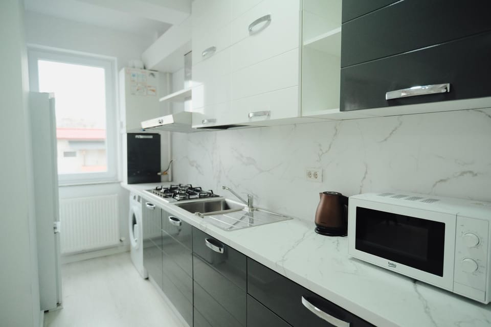 Kitchen or kitchenette, dishwasher