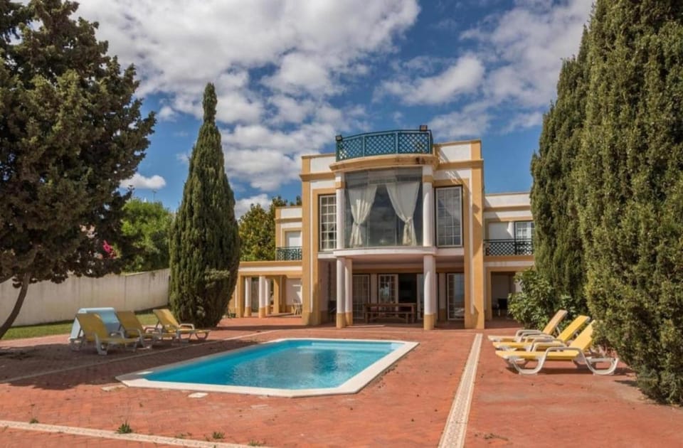 Patio, Day, Garden, Garden view, Swimming pool, sunbed