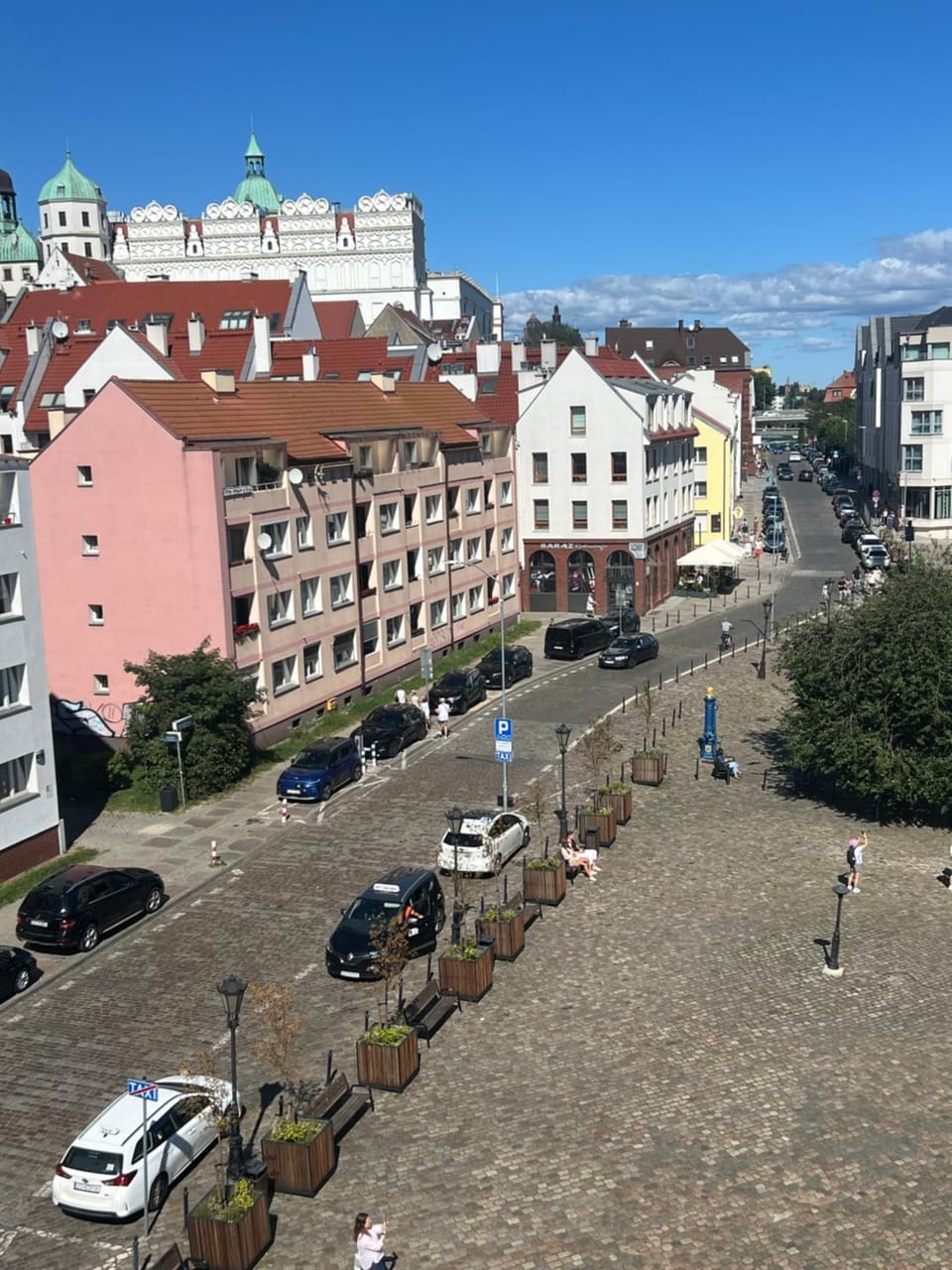 Day, Neighbourhood, Street view, Location, Parking