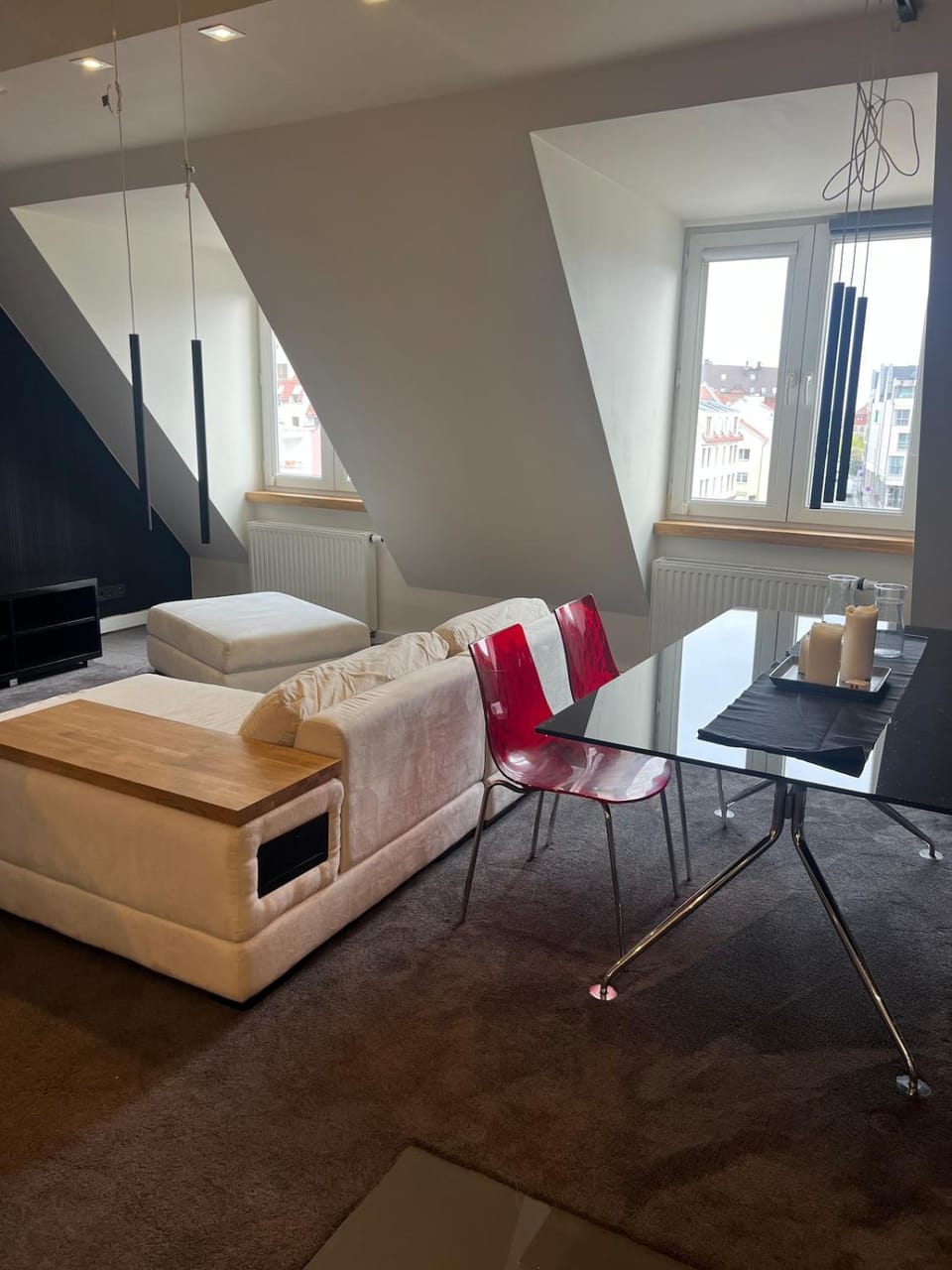 Bed, TV and multimedia, Living room, Photo of the whole room, Seating area, Evening entertainment, Bedroom