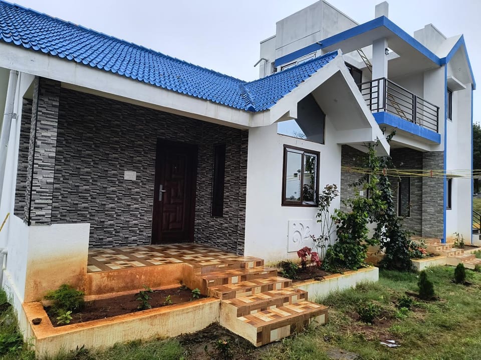 Property building, Day, Garden, Garden view