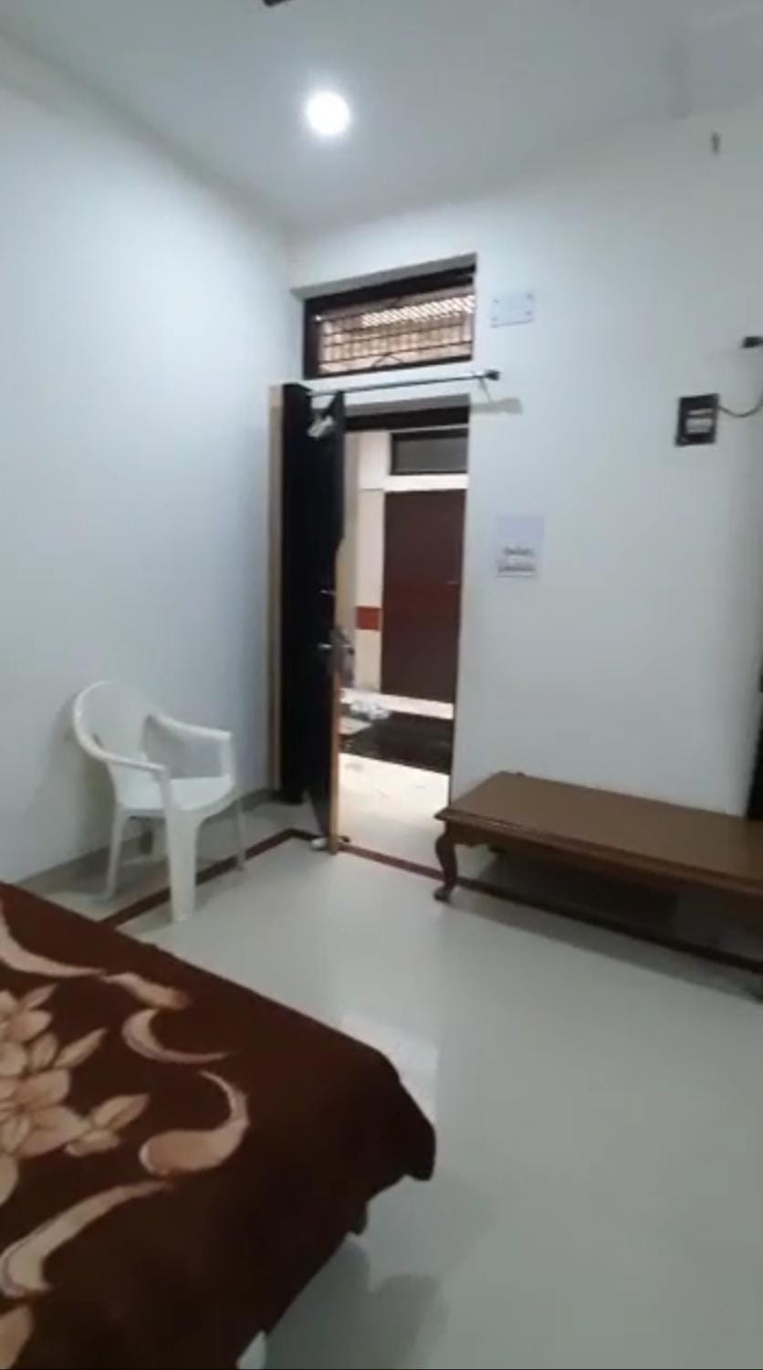HK Dham Bed and Breakfast in Uttar Pradesh