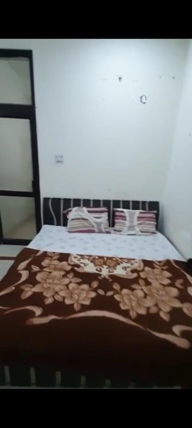 HK Dham Bed and Breakfast in Uttar Pradesh