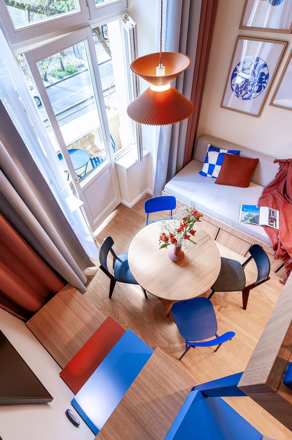 Bed, Living room, Seating area, Dining area, Bedroom