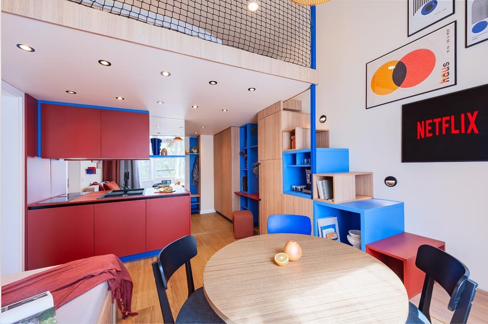 TV and multimedia, Kitchen or kitchenette, Seating area