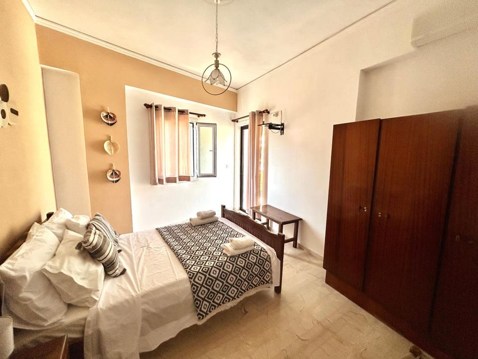 CozyCity2-Bedroom Apartment for3 by Alecos Studios Apartment in Cephalonia