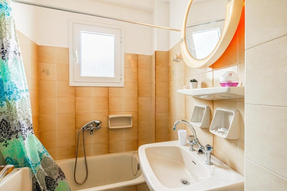 Toilet, Bath, towels