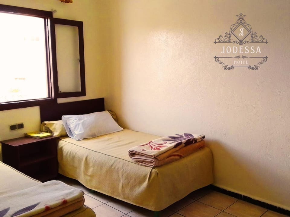 Bed, Property logo or sign, Photo of the whole room, Bedroom, Certificate/Award