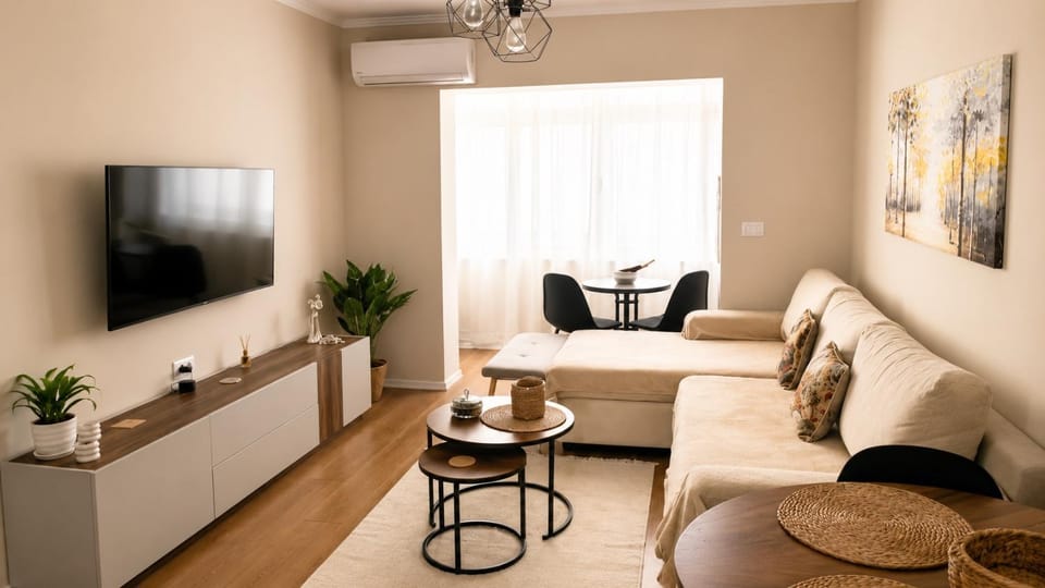 TV and multimedia, Living room, Seating area, Evening entertainment