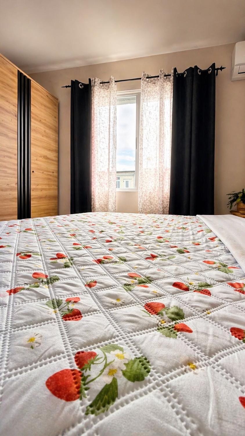 Bed, Photo of the whole room, Bedroom, internet, wardrobe, air conditioner