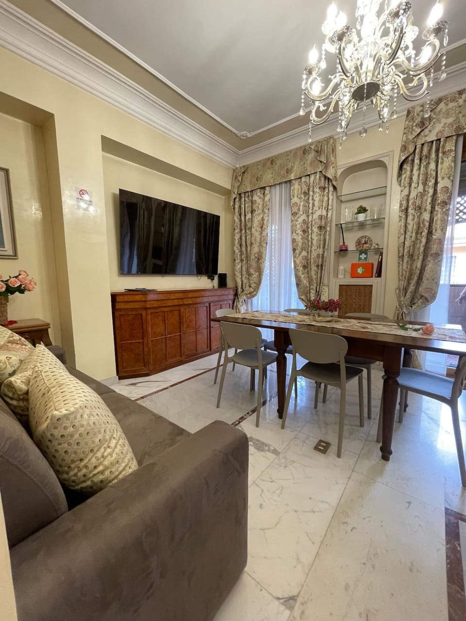 Family Suite Santamaria Apartment in Rome
