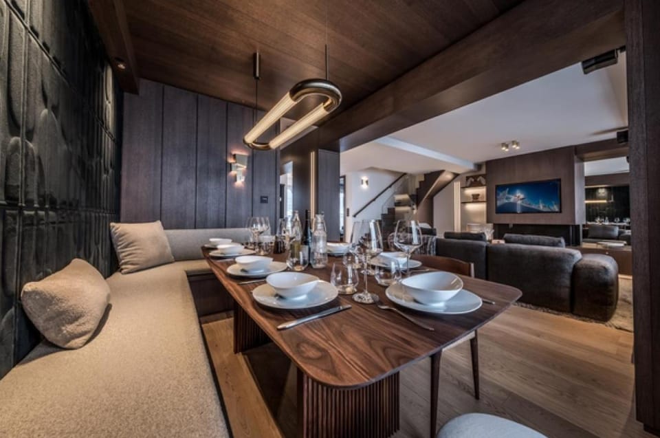 TV and multimedia, Living room, Seating area, Dining area