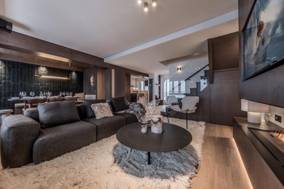 TV and multimedia, Living room, Seating area, Dining area